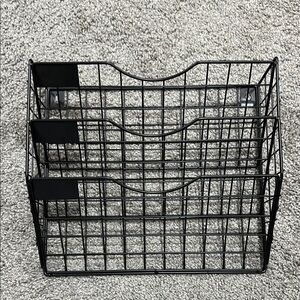 Black Metal Wire Wall Organizer